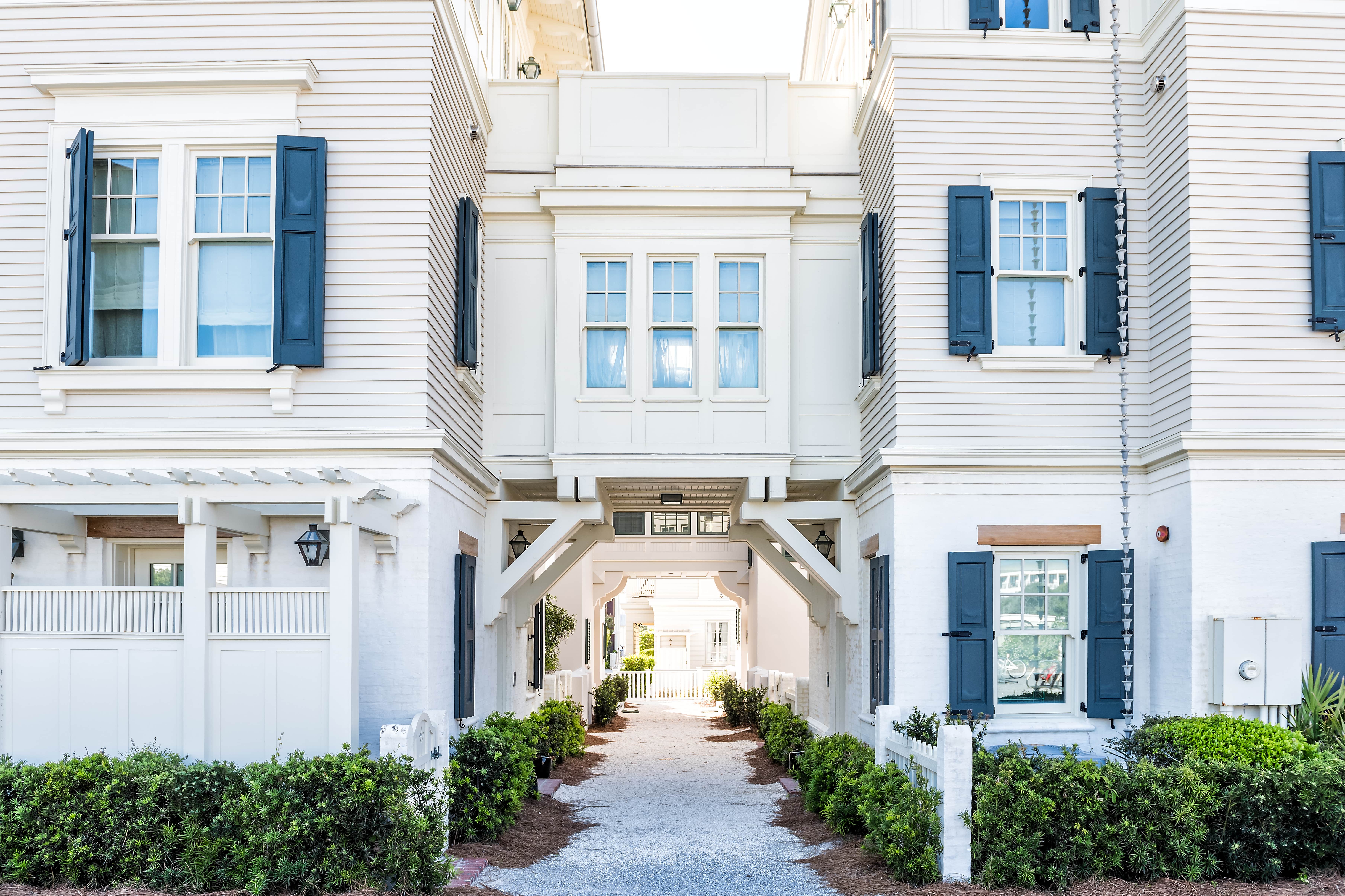 Path going between houses
